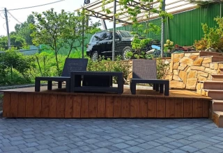 Благоустройство площадки из террасной доски